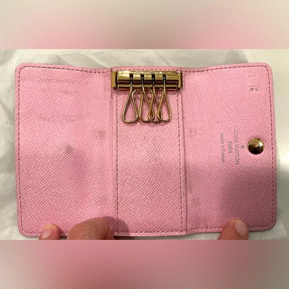 Louis Vuitton Multicolore 4 Key Holder White Monogram Murakami – Pink Interior - Picture 9 of 12